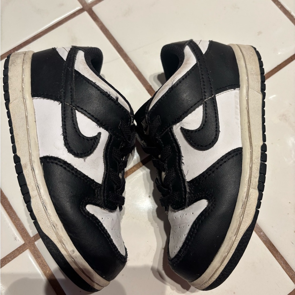 Nike Kids Sneakers in Black and White